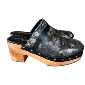 Free People Calabasas floral platform black leather studded clogs Size 37